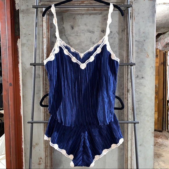 La Perla Beige Lace Navy Blue Plisse Sleeping Set
